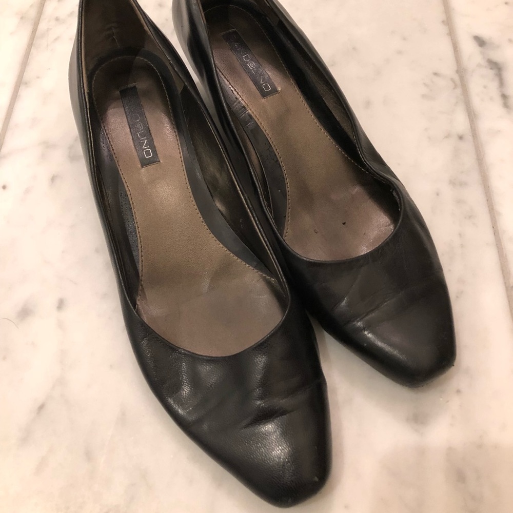 Bandolino low wedge